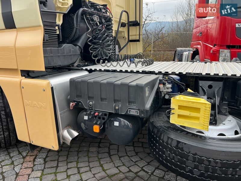 Тягач MAN 18.403 2013 в Хусте