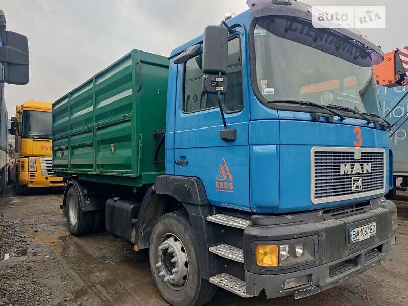 Самоскид MAN 18.413 2000 в 
