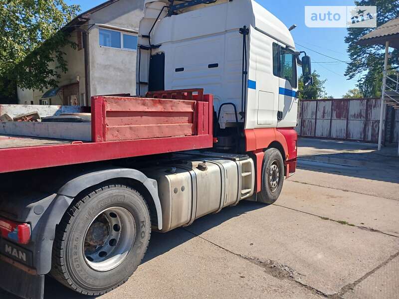 Тягач MAN 18.440 2007 в Мукачевому