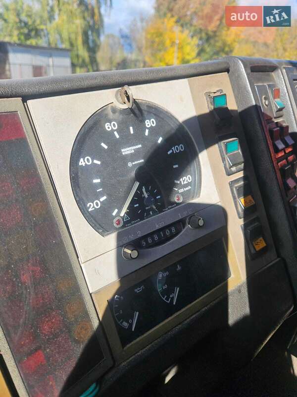 Сміттєвоз MAN 18 2001 в Києві