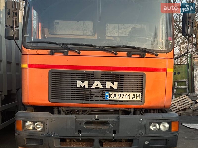 Мусоровоз MAN 18 2001 в Киеве