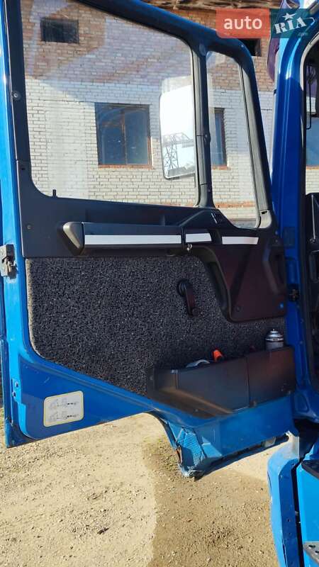 Тентований MAN 23.414 2000 в Стрию