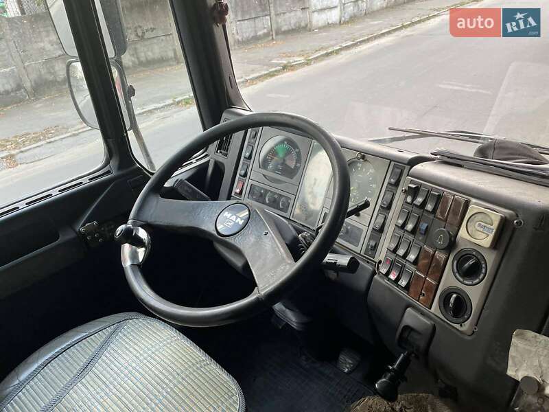 Контейнерний навантажувач MAN 24.222 1999 в Києві