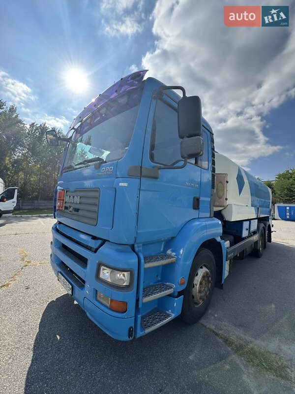 Бензовоз MAN 26.400 2006 в Києві