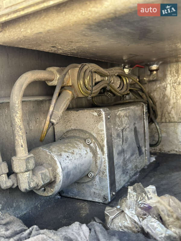 Бензовоз MAN 26.400 2006 в Києві