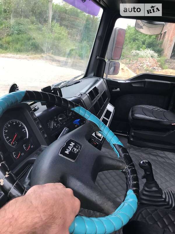 Контейнеровоз MAN 26.410 2004 в Новоукраинке