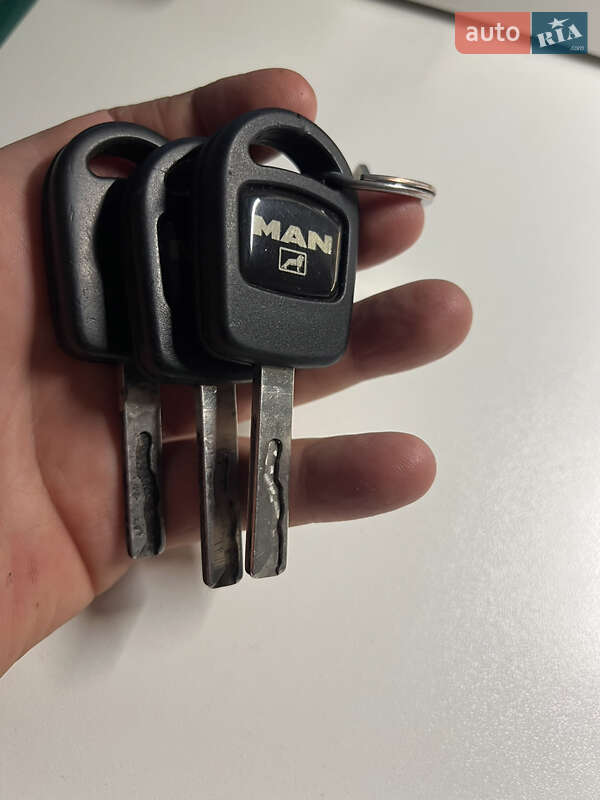 Тягач MAN 26.410 2001 в Одессе