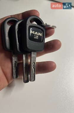 Тягач MAN 26.410 2001 в 