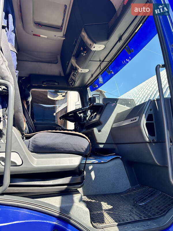 Самосвал MAN 26.413 2004 в Каменском