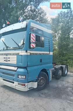 Тягач MAN 26.413 2002 в 