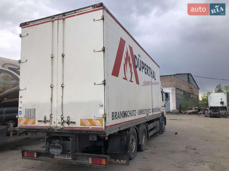 Грузовой фургон MAN 26.414 2000 в Днепре