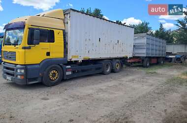 Контейнеровоз MAN 26.430 2004 в 