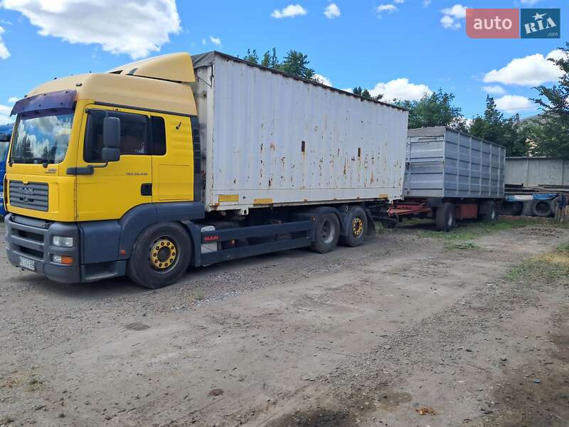 Контейнеровоз MAN 26.430 2004 в 