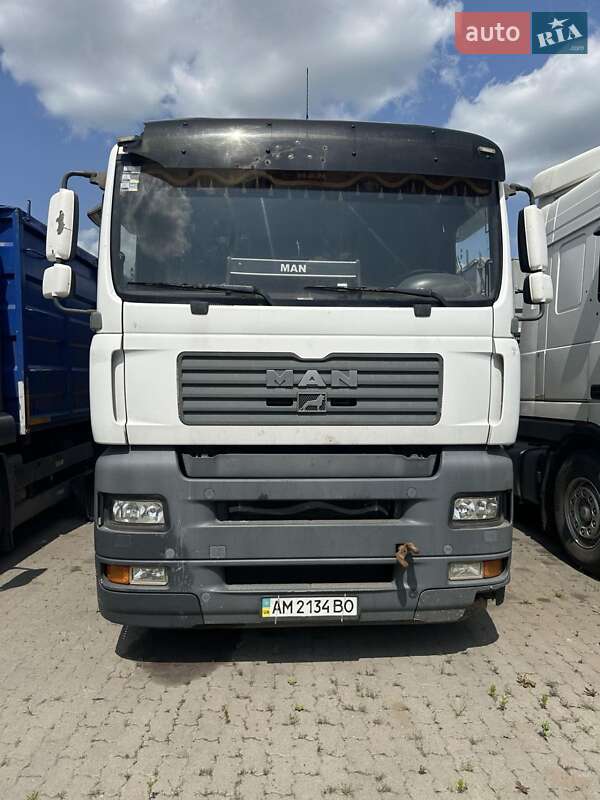 Самосвал MAN 26.440 2006 в 