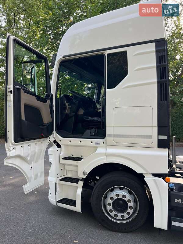 Контейнеровоз MAN 26 2021 в Черновцах