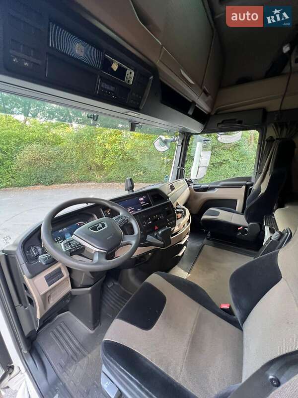 Контейнеровоз MAN 26 2021 в Черновцах