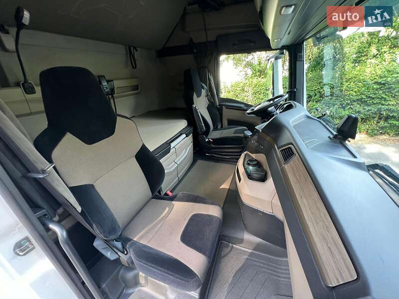 Контейнеровоз MAN 26 2021 в Черновцах