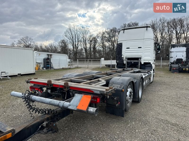 Контейнеровоз MAN 26 2020 в Черновцах