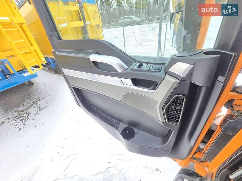 Тягач MAN 35.402 2012 в Вінниці