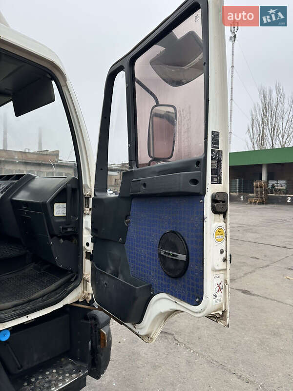 Вантажний фургон MAN 8.155 2003 в Кривому Розі