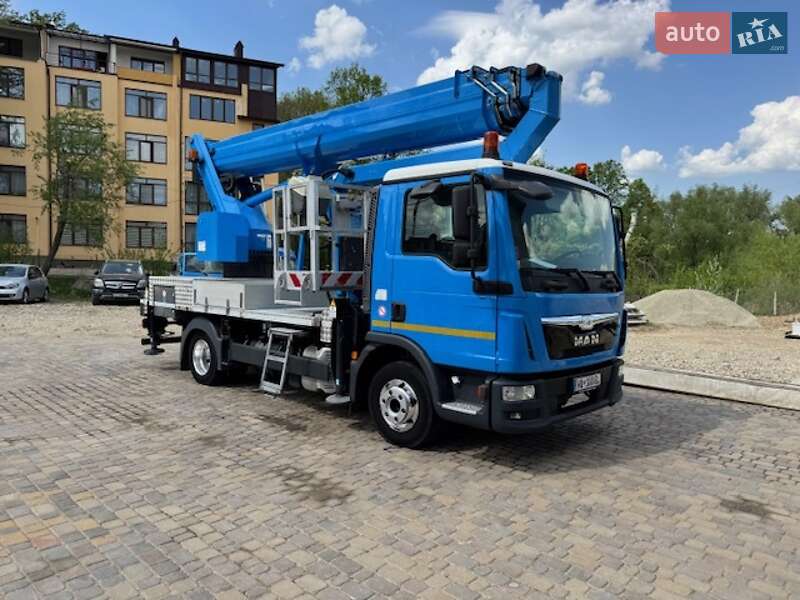 Автовишка MAN 8.180 2015 в Чернівцях
