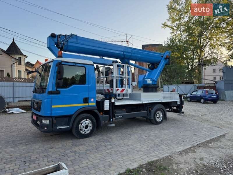 Автовишка MAN 8.180 2015 в Чернівцях