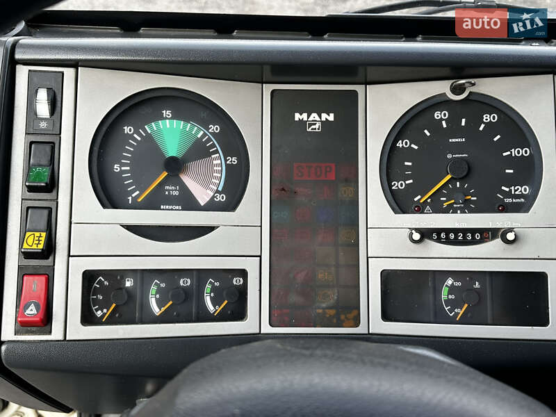Вантажний фургон MAN 8.180 2005 в Умані