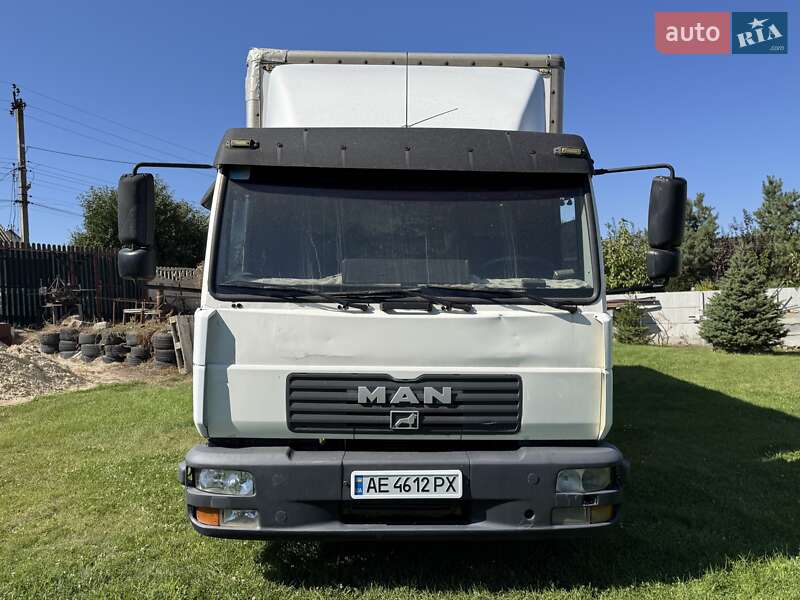 Вантажний фургон MAN 8.185 2004 в Дніпрі