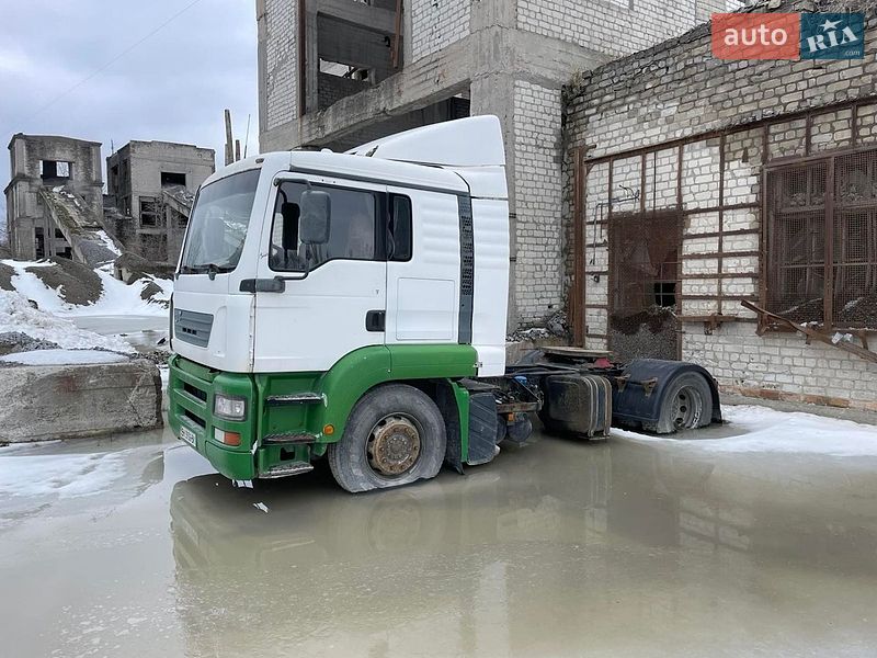 Тягач MAN ERF 2004 в Светловодске