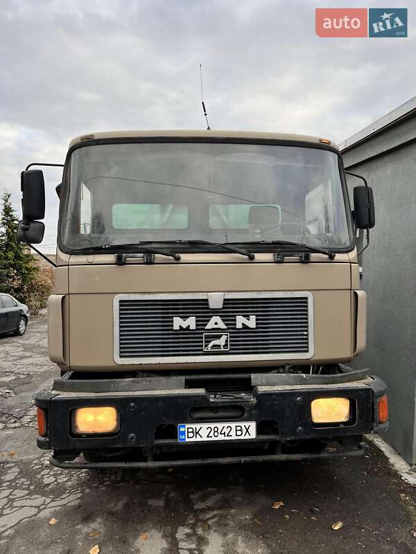 Кран-манипулятор MAN F 2000 2000 в Ровно