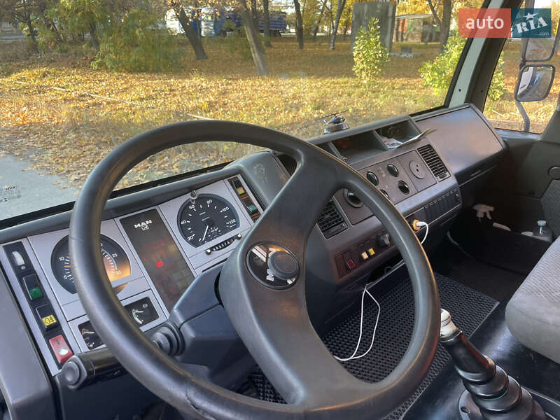 Евакуатор MAN L 2000 2000 в Полтаві