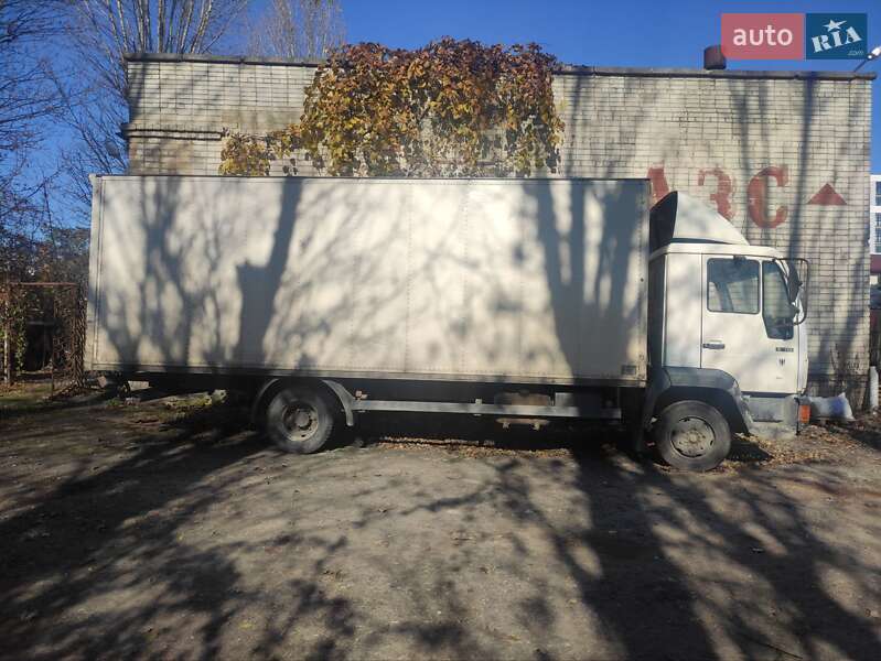 Грузовой фургон MAN L 2000 1999 в Львове