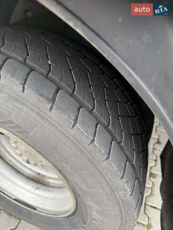 Грузовой фургон MAN LE 12.220 2004 в Ровно