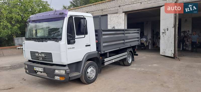 Самосвал MAN LE 8.180 2004 в Новомосковске