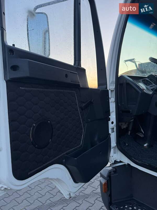 Евакуатор MAN LE 8.180 2005 в Чернівцях