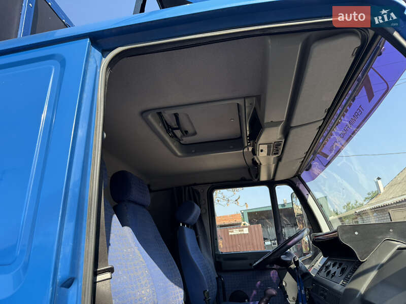 Грузовой фургон MAN LE 8.220 2002 в Изюме