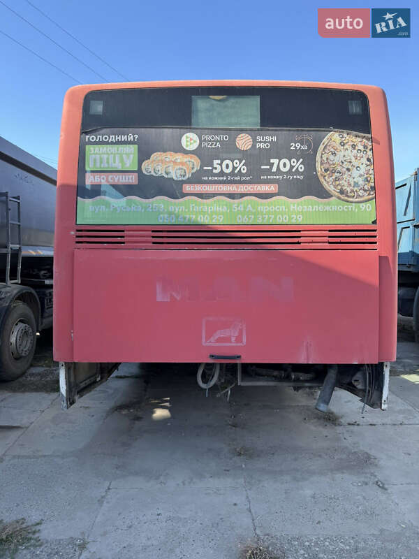 Міський автобус MAN NL 202 1992 в Чернівцях