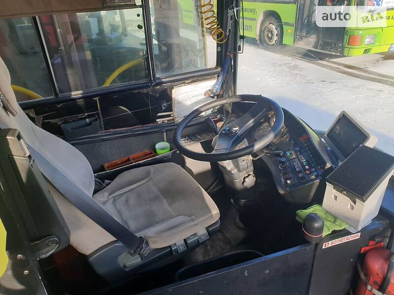 Міський автобус MAN NL 222F 1995 в Львові