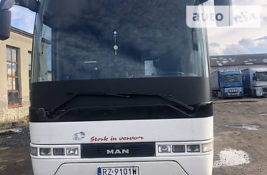 Туристический / Междугородний автобус MAN R08 2002 в Дрогобыче