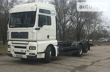 Контейнеровоз MAN TGA 2003 в 