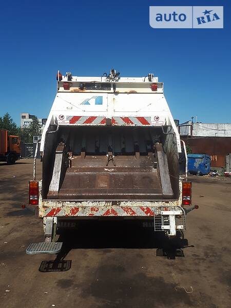 Мусоровоз MAN TGA 2003 в Киеве