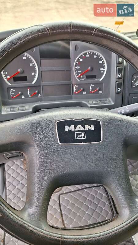 Зерновоз MAN TGA 2004 в Новгородці