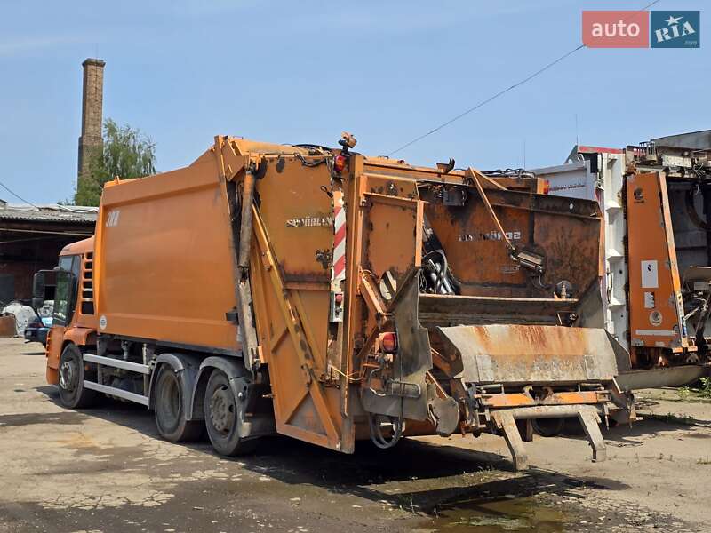 Мусоровоз MAN TGA 2005 в Ровно