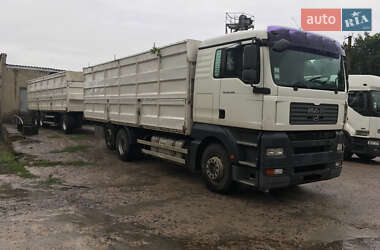 Контейнеровоз MAN TGA 2008 в Дніпрі