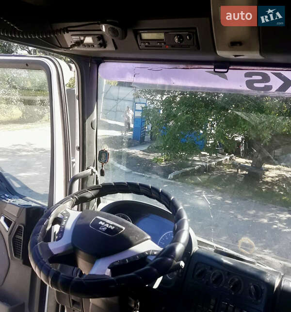 Контейнеровоз MAN TGA 2008 в Днепре