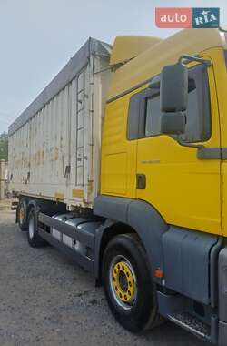 Контейнеровоз MAN TGA 2004 в 