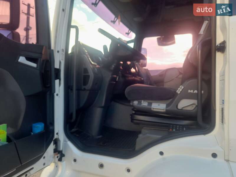 Контейнеровоз MAN TGA 2005 в Магдалинівці