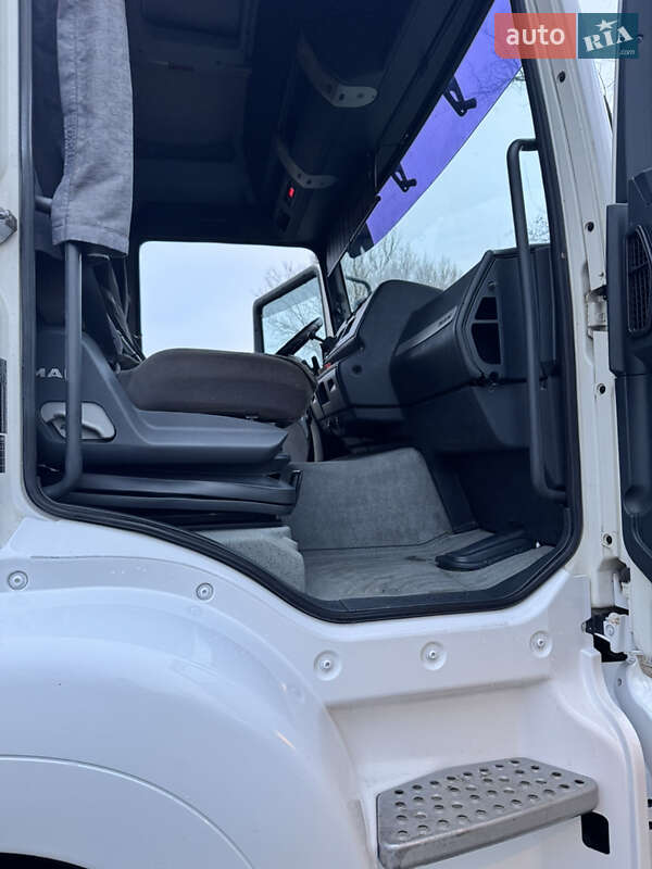 Кран-маніпулятор MAN TGA 2004 в Бурштині