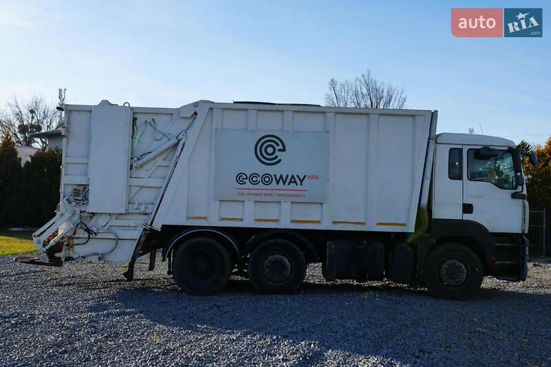 Мусоровоз MAN TGA 2008 в Львове