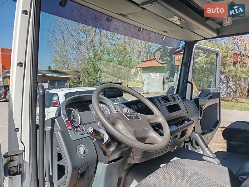 Грузовой фургон MAN TGL 2010 в Львове